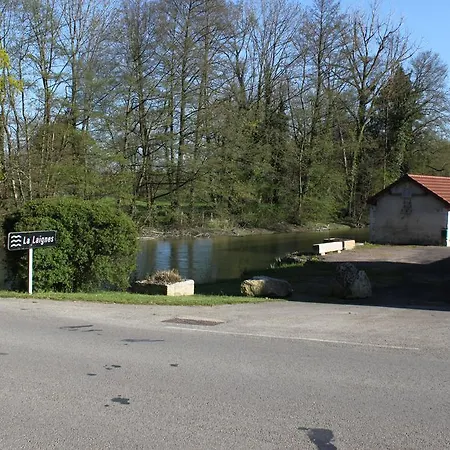 בית נופש Charmante Maison Pierres 1768