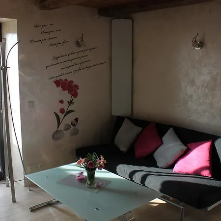 Charmante Maison Pierres 1768 Polisy