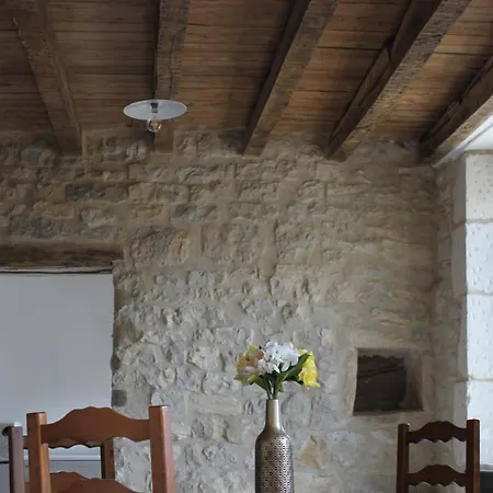 בית נופש Charmante Maison Pierres 1768 Polisy